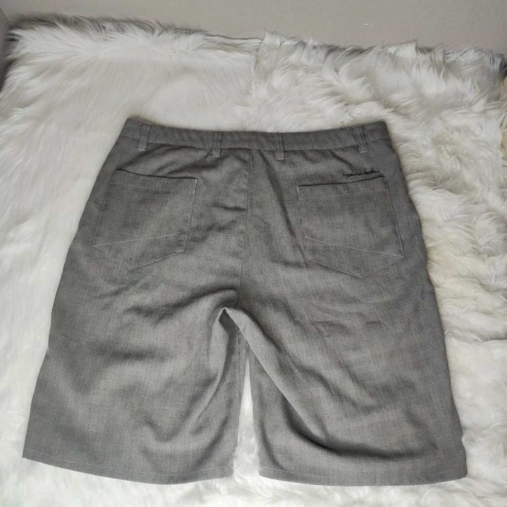 Travis Mathew Golf Shorts Men 36 Grey Textured Performance Flat Front 5‎ Pocket